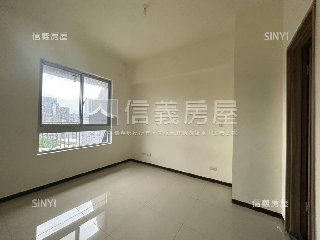 面公園景觀露臺三房房屋室內格局與周邊環境