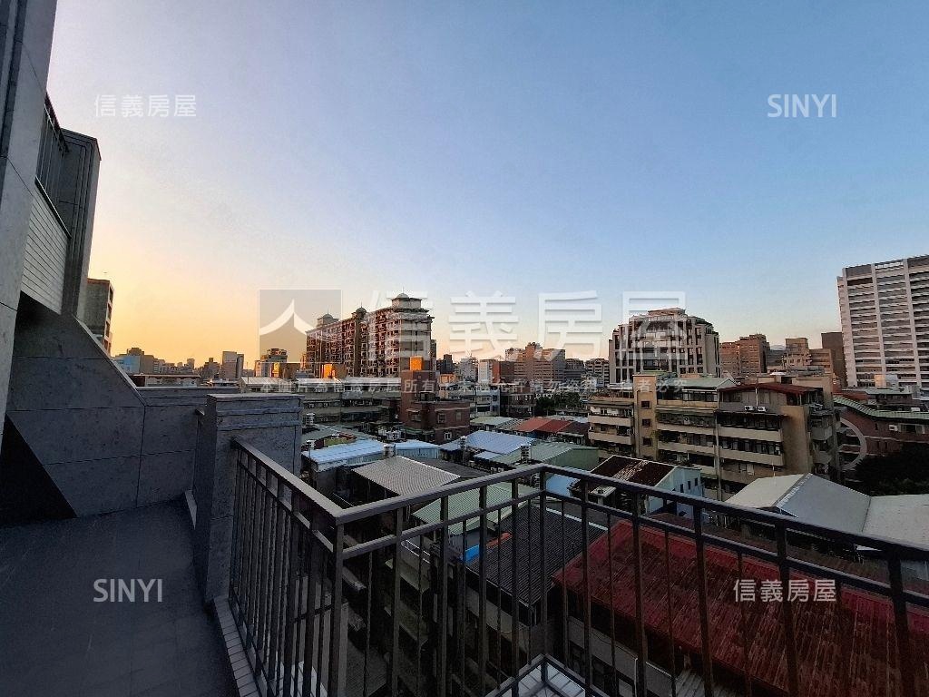 面公園景觀露臺三房房屋室內格局與周邊環境