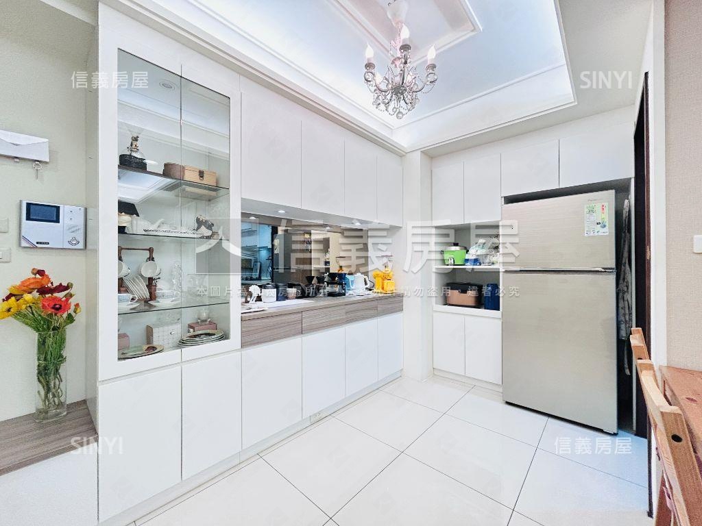 近未來Ｇ１０捷運２房車位房屋室內格局與周邊環境