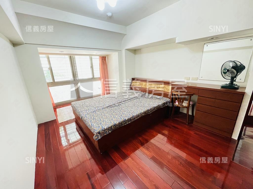 瑞士荷風稀有挑高一樓房屋室內格局與周邊環境