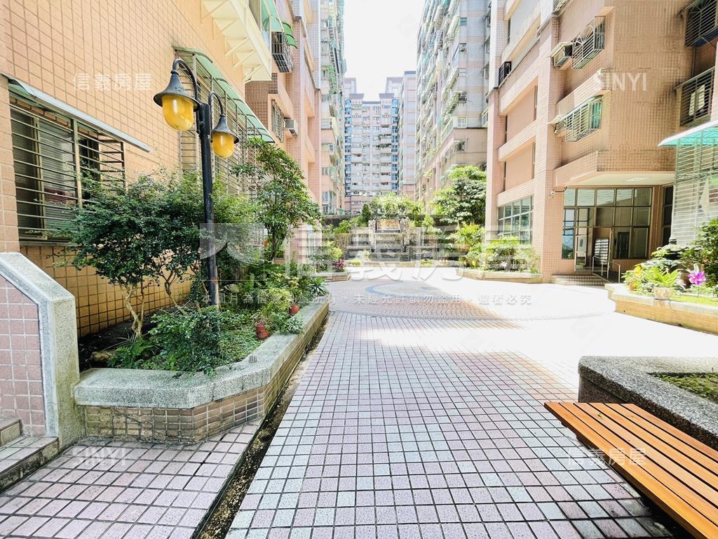瑞士荷風稀有挑高一樓房屋室內格局與周邊環境