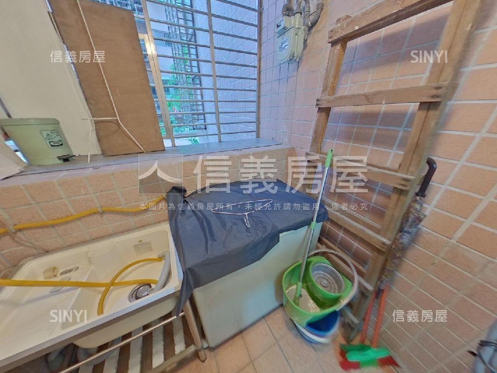 台北瑞士挑高一樓房屋室內格局與周邊環境
