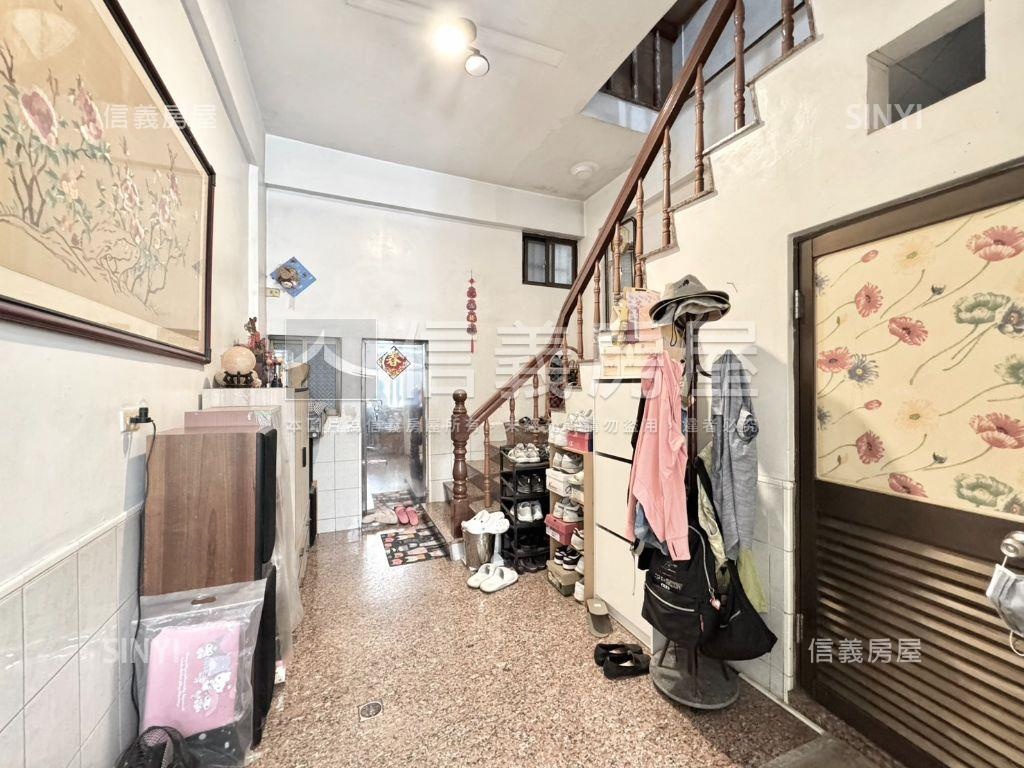 高醫稀有正五樓街上透天房屋室內格局與周邊環境