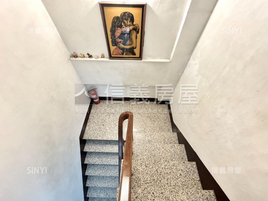 高醫稀有正五樓街上透天房屋室內格局與周邊環境