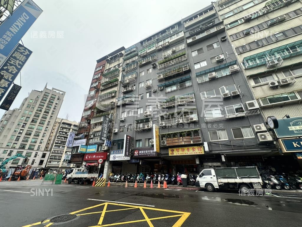 紀念堂附小電梯三房房屋室內格局與周邊環境
