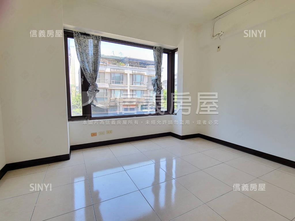 康橋庭院大透天房屋室內格局與周邊環境