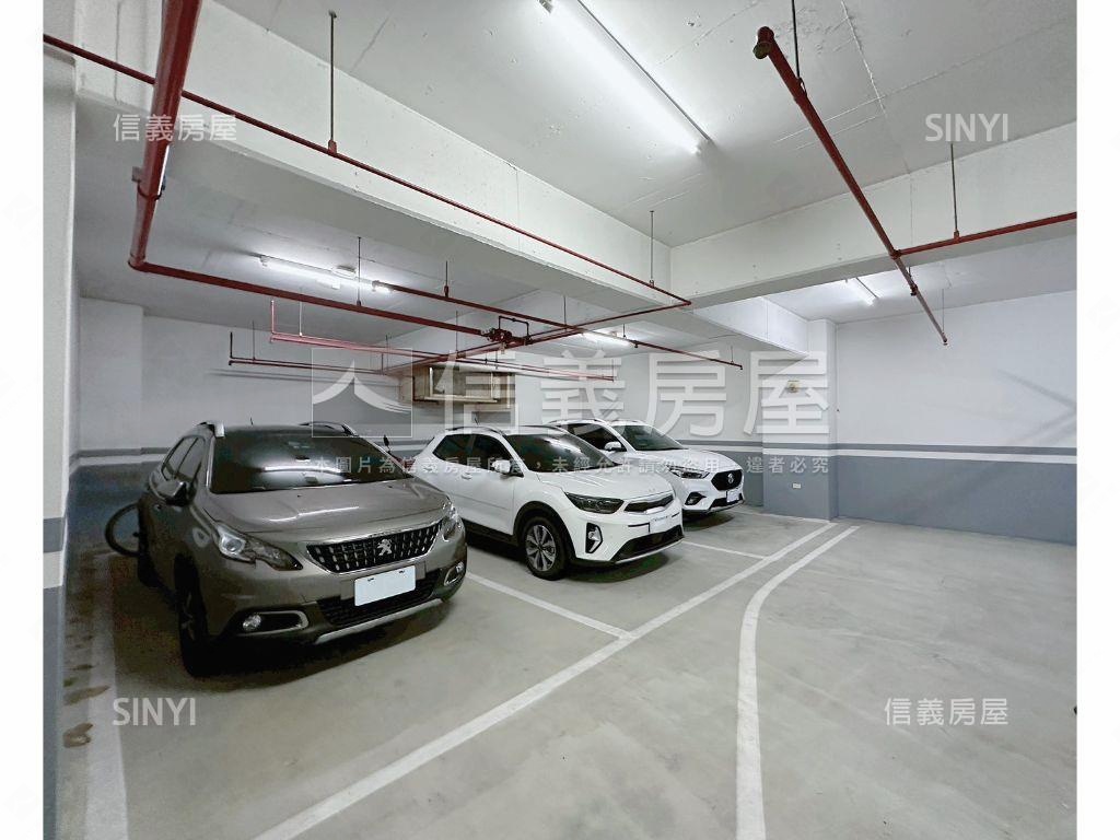 勇建光翼兩房平車誠售可談房屋室內格局與周邊環境