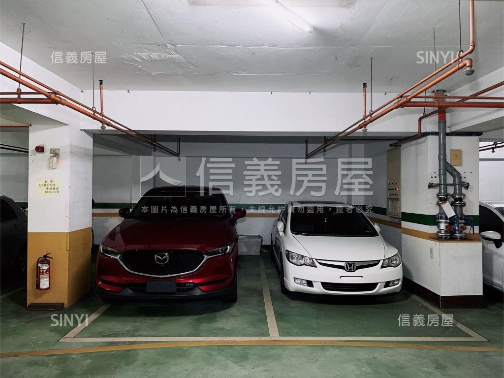 公園首排三房平車房屋室內格局與周邊環境
