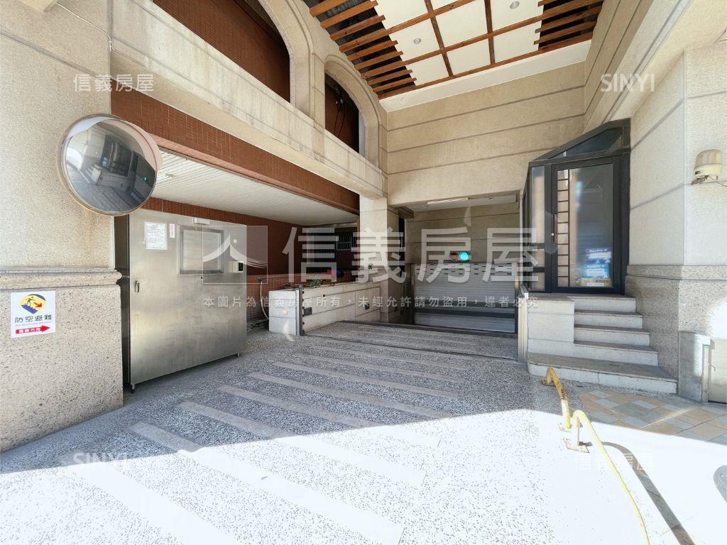 公園首排三房平車房屋室內格局與周邊環境