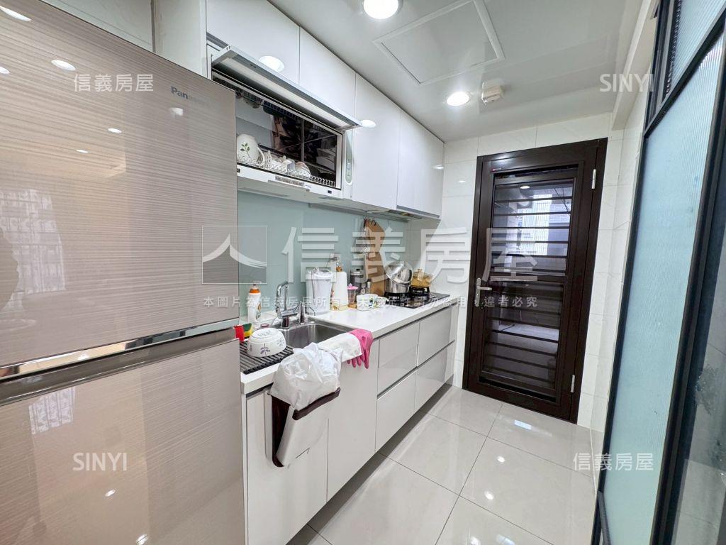 水交社高樓美妝三房平車房屋室內格局與周邊環境