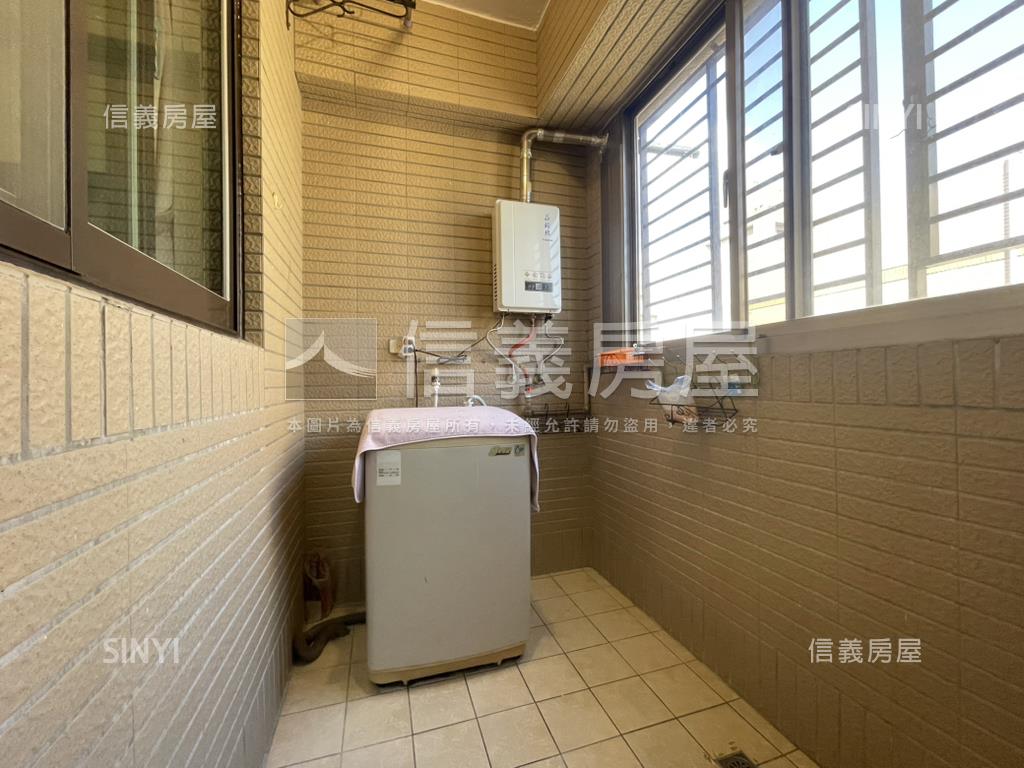 現代巴黎大兩房衛浴開窗房屋室內格局與周邊環境