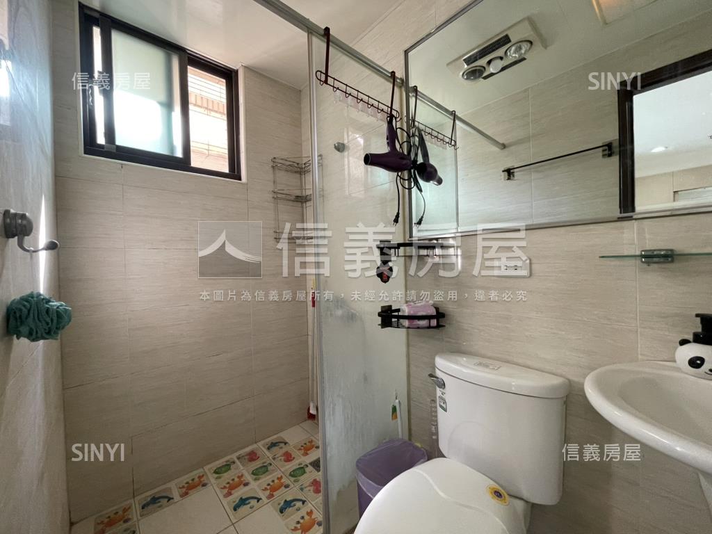 現代巴黎大兩房衛浴開窗房屋室內格局與周邊環境