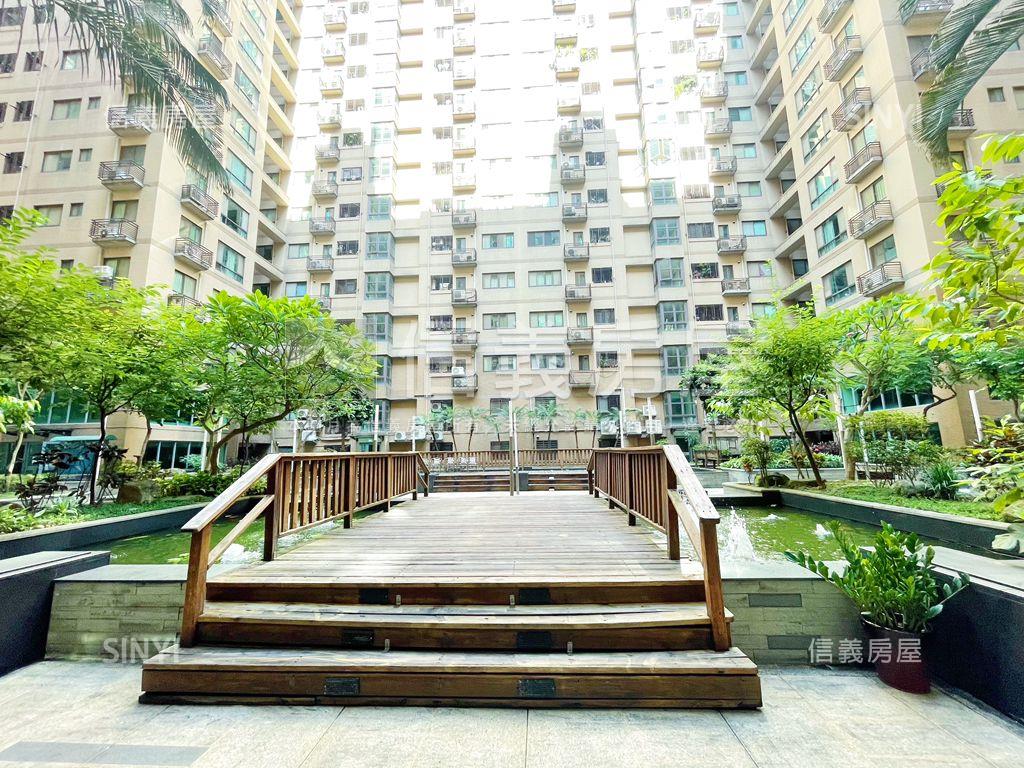 現代巴黎大兩房衛浴開窗房屋室內格局與周邊環境