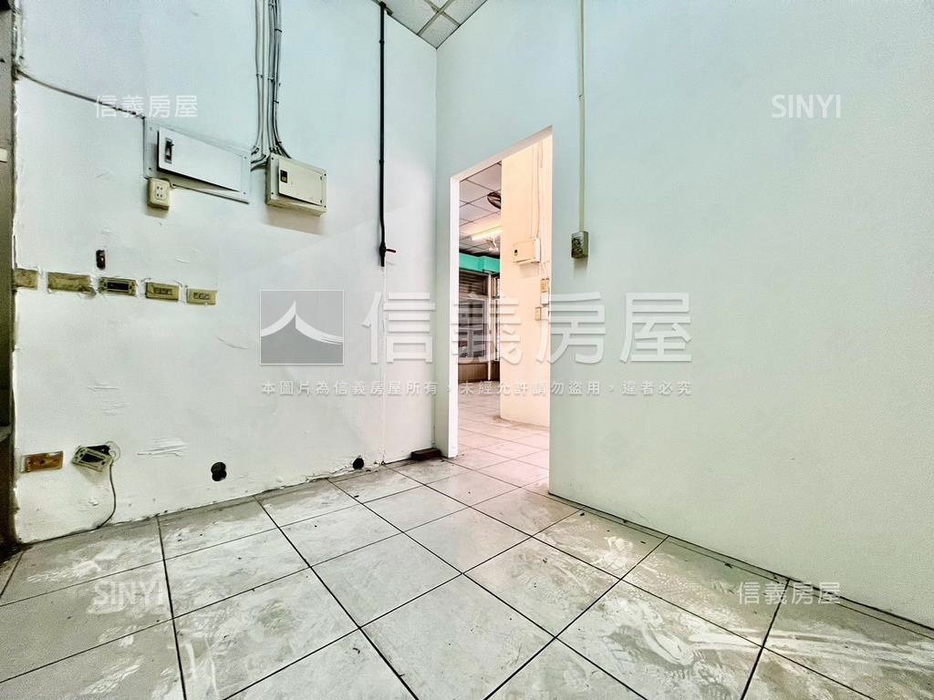 逢甲商圈潛力角間店面房屋室內格局與周邊環境