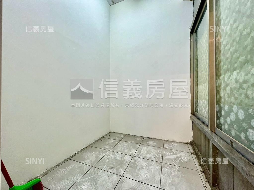逢甲商圈潛力角間店面房屋室內格局與周邊環境
