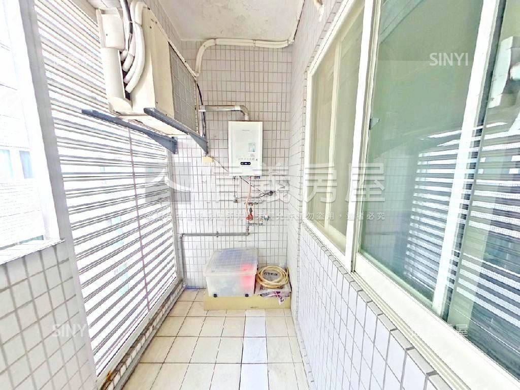 日成佳人●美裝視野樓中樓房屋室內格局與周邊環境
