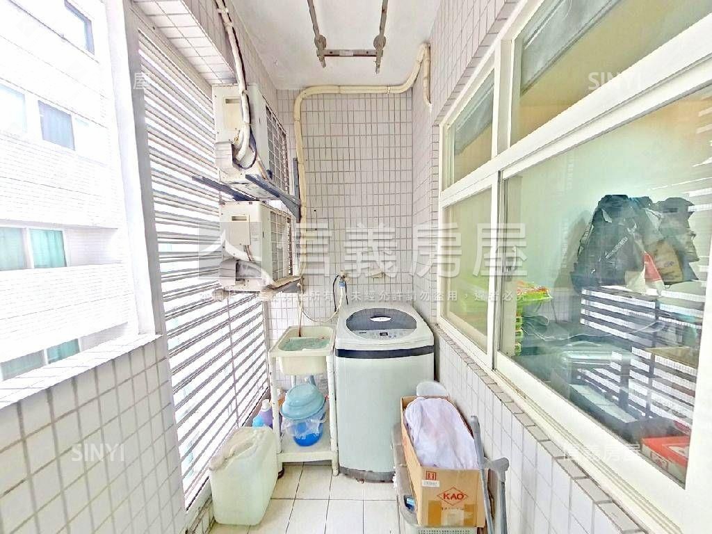 日成佳人●美裝視野樓中樓房屋室內格局與周邊環境