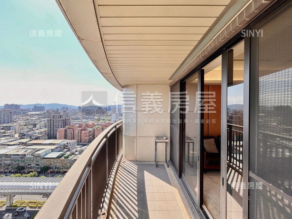 【冠德鼎極】四居雅藏車位房屋室內格局與周邊環境