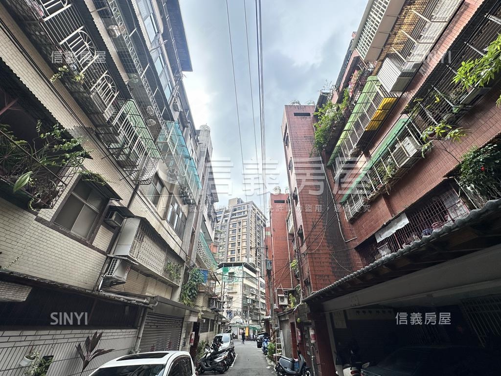南勢角捷運美寓房屋室內格局與周邊環境