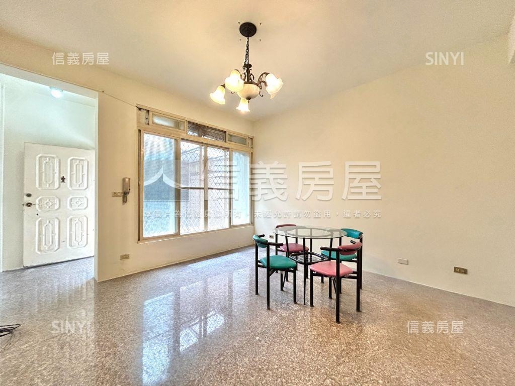 近文華高中捷運旁庭院透天房屋室內格局與周邊環境
