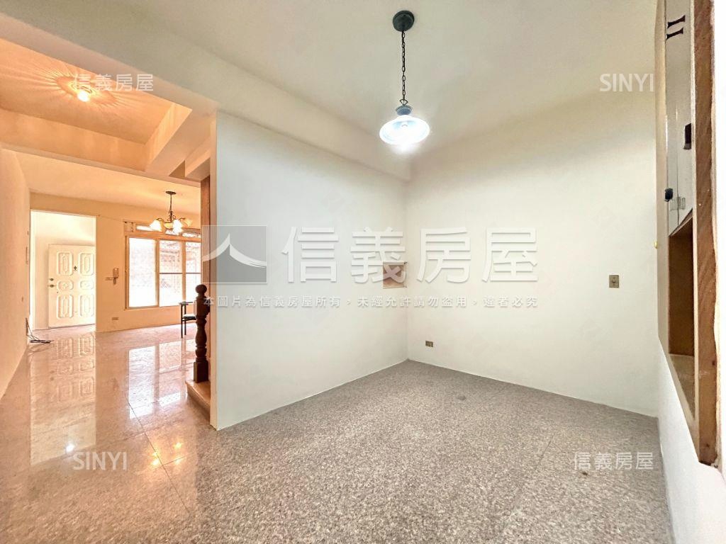近文華高中捷運旁庭院透天房屋室內格局與周邊環境