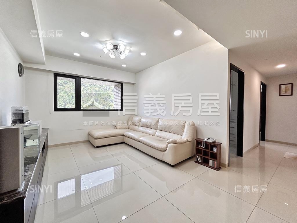 勳章高樓採光大三房房屋室內格局與周邊環境