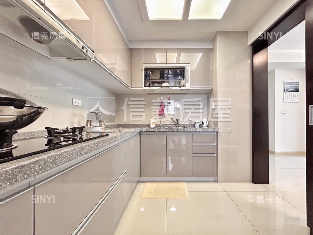 勳章高樓採光大三房房屋室內格局與周邊環境