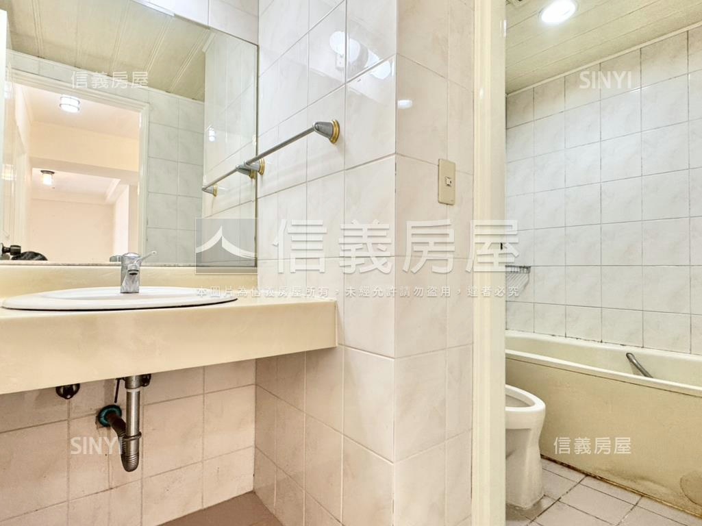 登峰天廈景觀明亮兩房美屋房屋室內格局與周邊環境