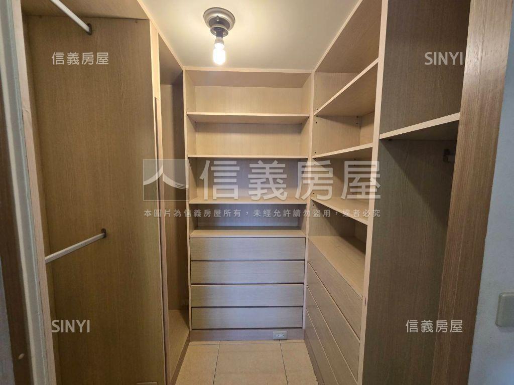重慶公園旁華廈電梯兩房房屋室內格局與周邊環境