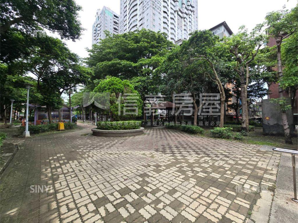 重慶公園旁華廈電梯兩房房屋室內格局與周邊環境