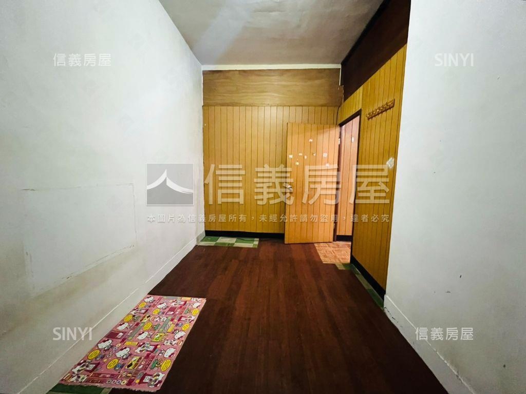 忠孝公園第一排二樓房屋室內格局與周邊環境