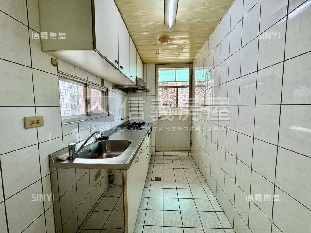 義勇商圈面公園三房車位房屋室內格局與周邊環境