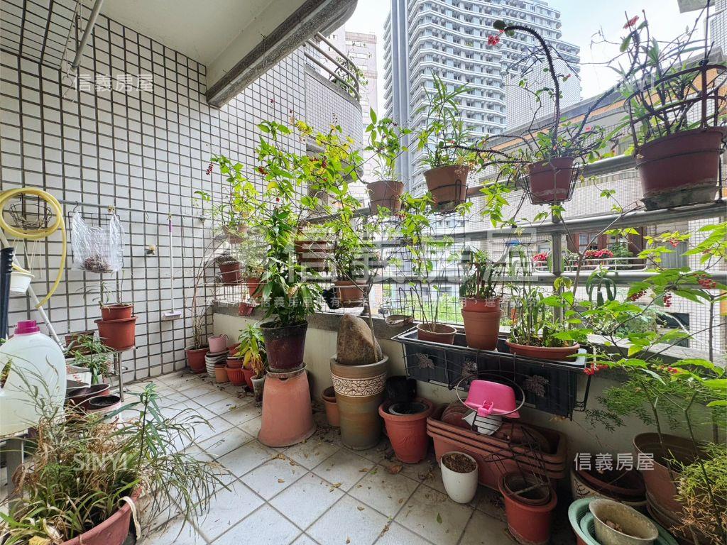 近文心中清捷運大三房房屋室內格局與周邊環境