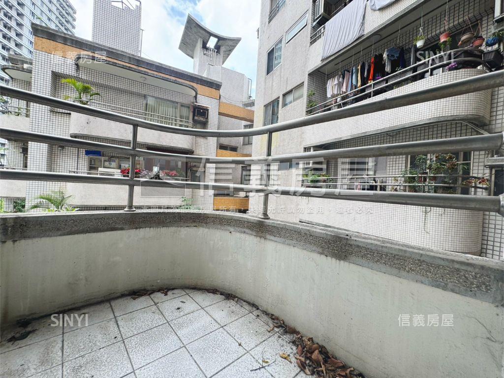 近文心中清捷運大三房房屋室內格局與周邊環境