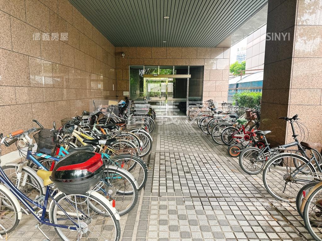 近府中捷運站挑高４米２房屋室內格局與周邊環境