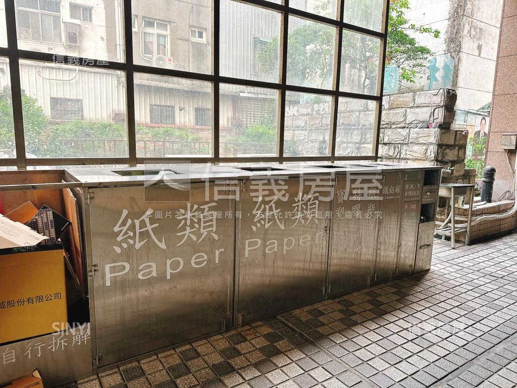 近府中捷運站挑高４米２房屋室內格局與周邊環境