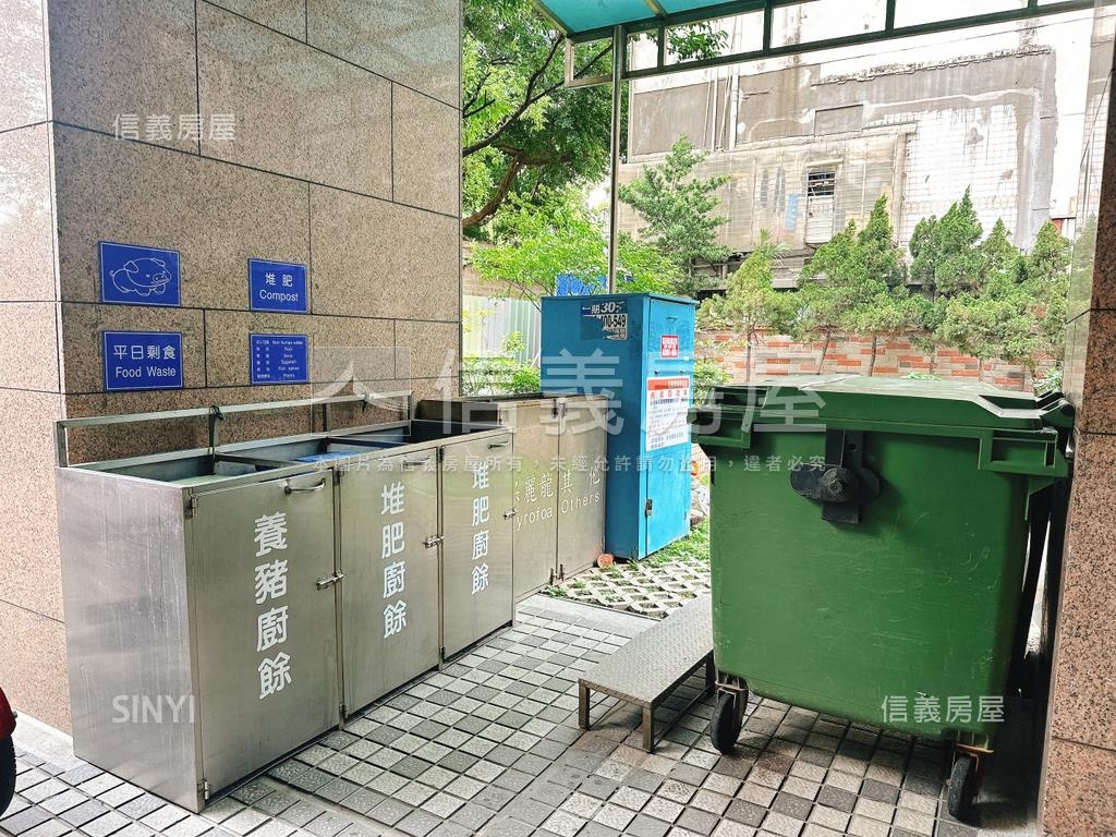 近府中捷運站挑高４米２房屋室內格局與周邊環境