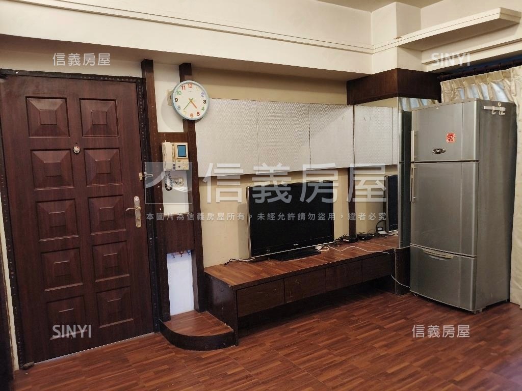 捷運星光燦爛１房附車位房屋室內格局與周邊環境