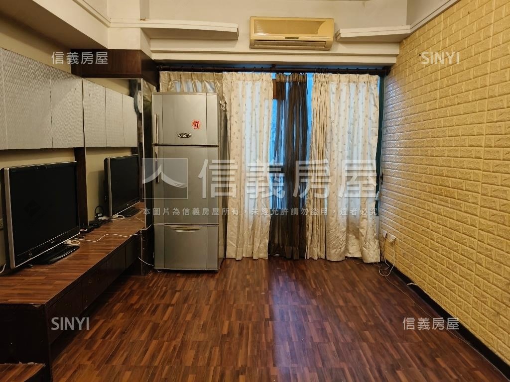 捷運星光燦爛１房附車位房屋室內格局與周邊環境