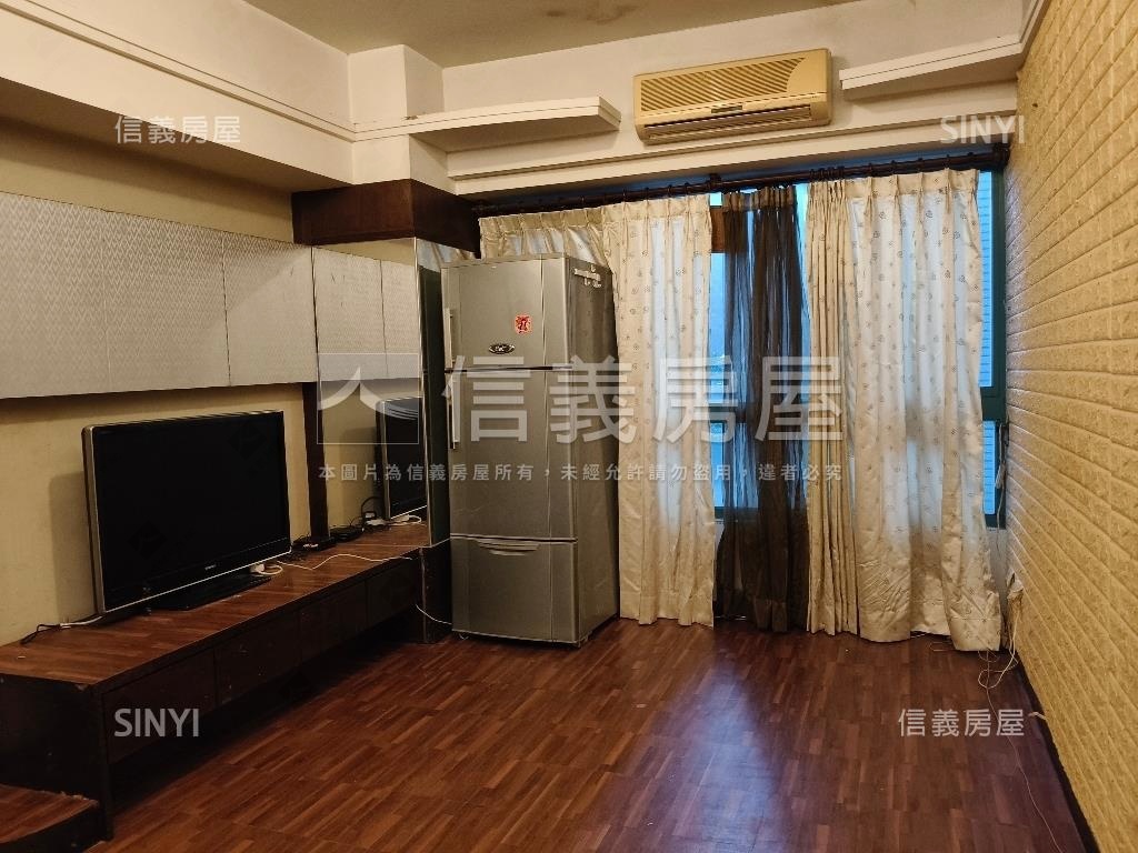 捷運星光燦爛１房附車位房屋室內格局與周邊環境