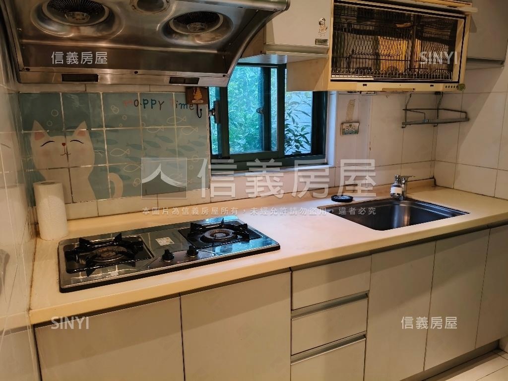 捷運星光燦爛１房附車位房屋室內格局與周邊環境