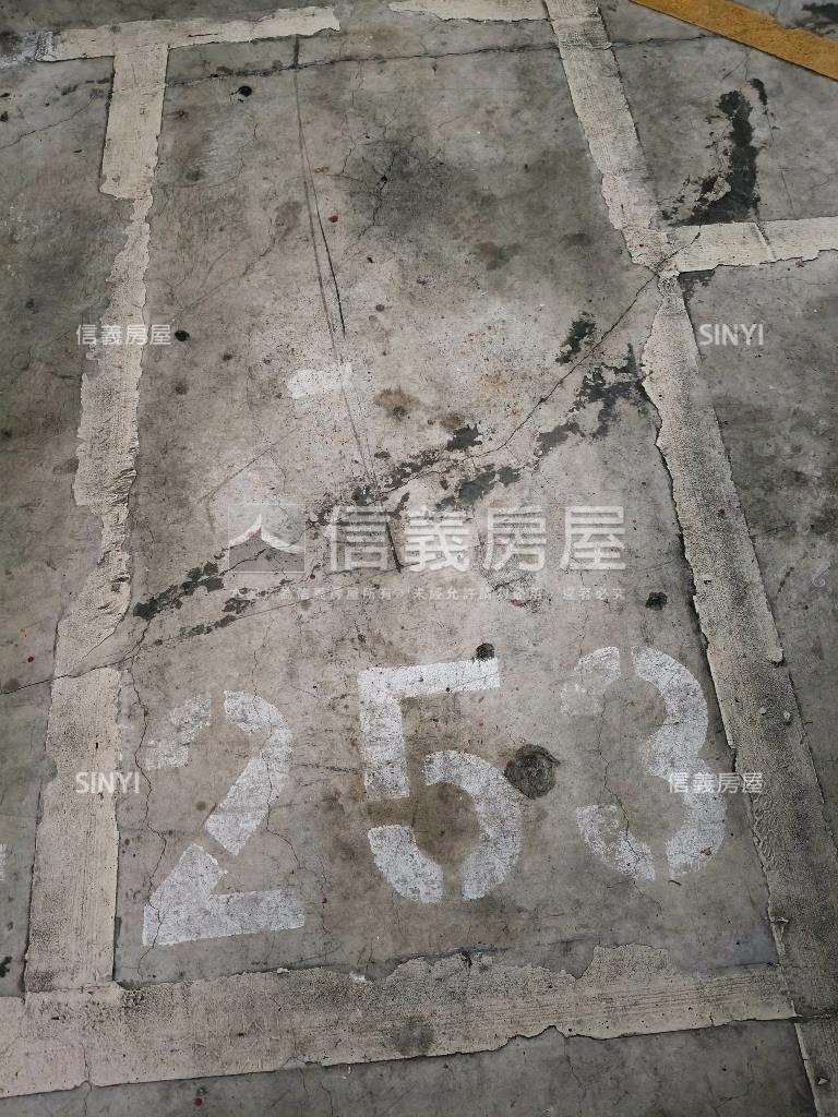 捷運星光燦爛１房附車位房屋室內格局與周邊環境