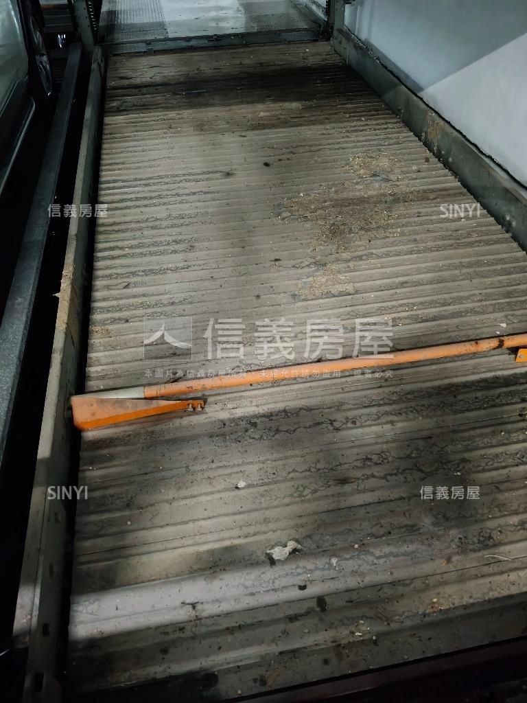 捷運星光燦爛１房附車位房屋室內格局與周邊環境