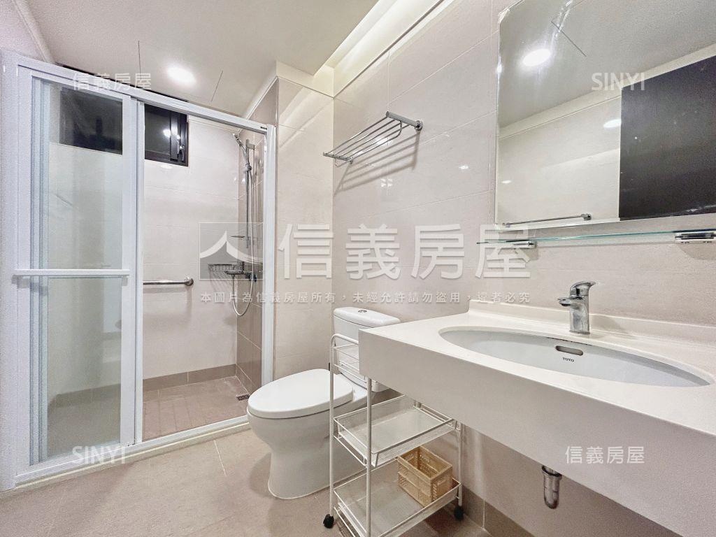 新未來２三房車位房屋室內格局與周邊環境