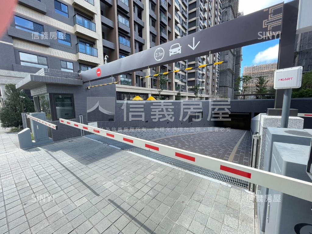 新未來２三房車位房屋室內格局與周邊環境