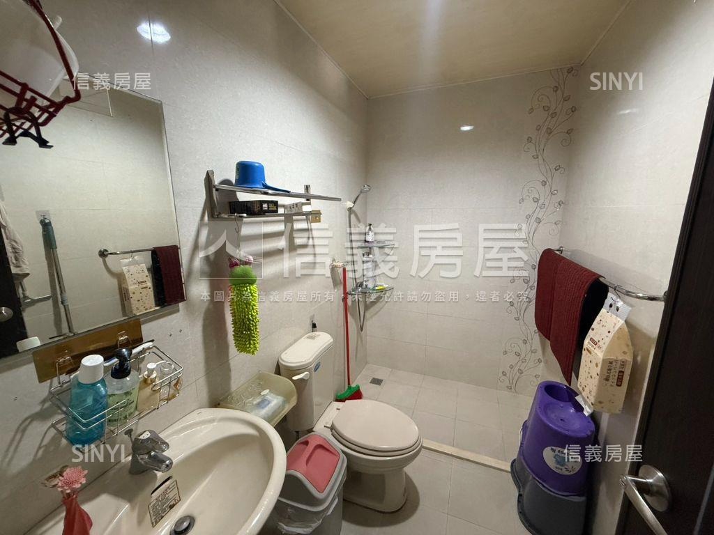 近崑科大正路面優質透天房屋室內格局與周邊環境