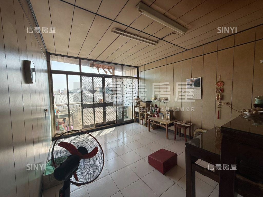 近崑科大正路面優質透天房屋室內格局與周邊環境