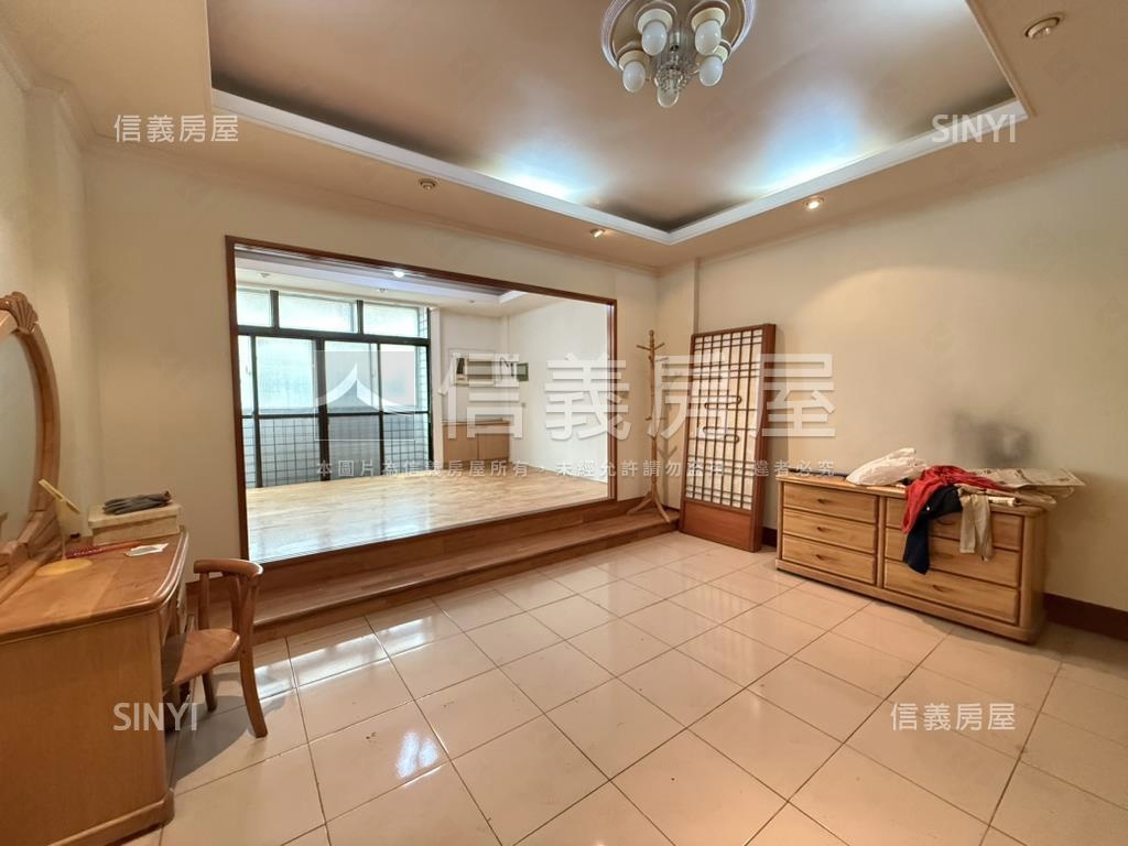 伸港臨路黃金店住房屋室內格局與周邊環境