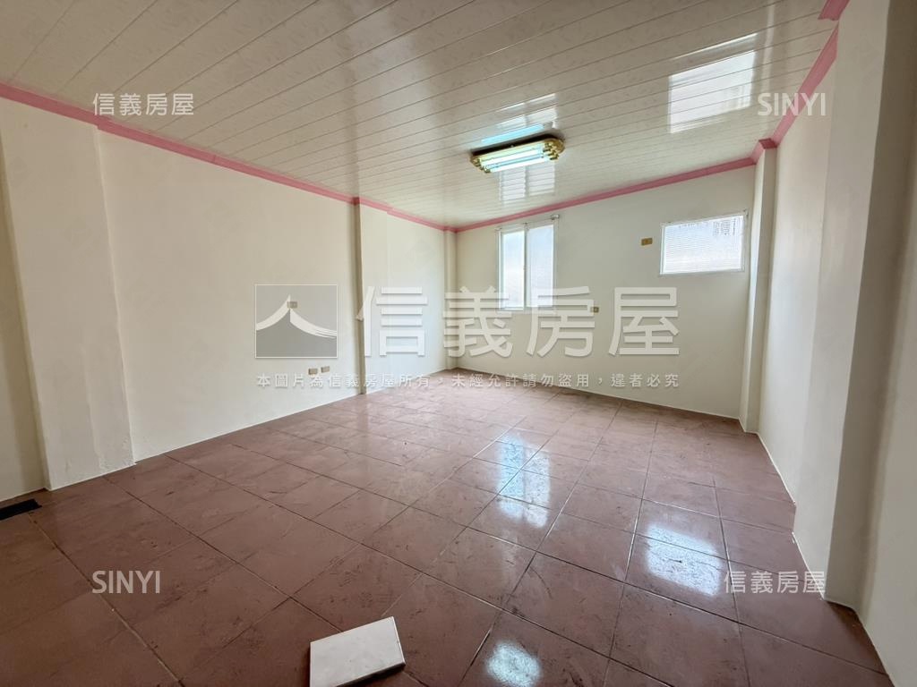 伸港臨路黃金店住房屋室內格局與周邊環境