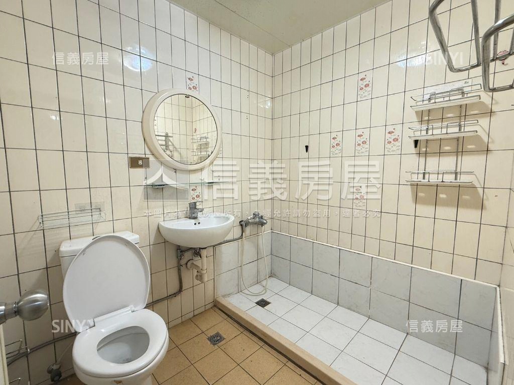 秀朗貳樓美寓房屋室內格局與周邊環境